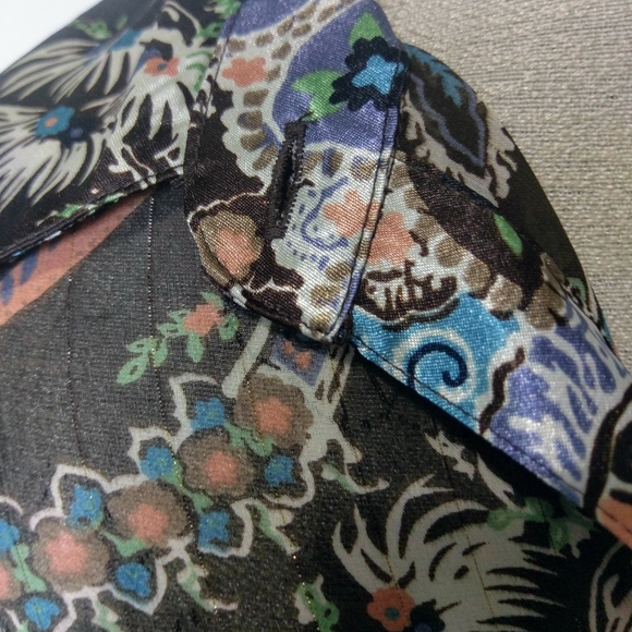 No boundaries Button Down Blouse - Picture 4 of 4